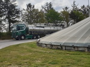 Tankbil for levering av husdyrgjødsel